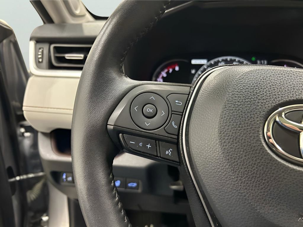 Used 2021 Toyota RAV4 Limited image 23