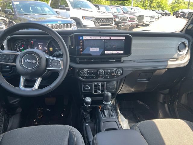 Used 2025 Jeep Wrangler Unlimited Sahara AWD/4WD image 21