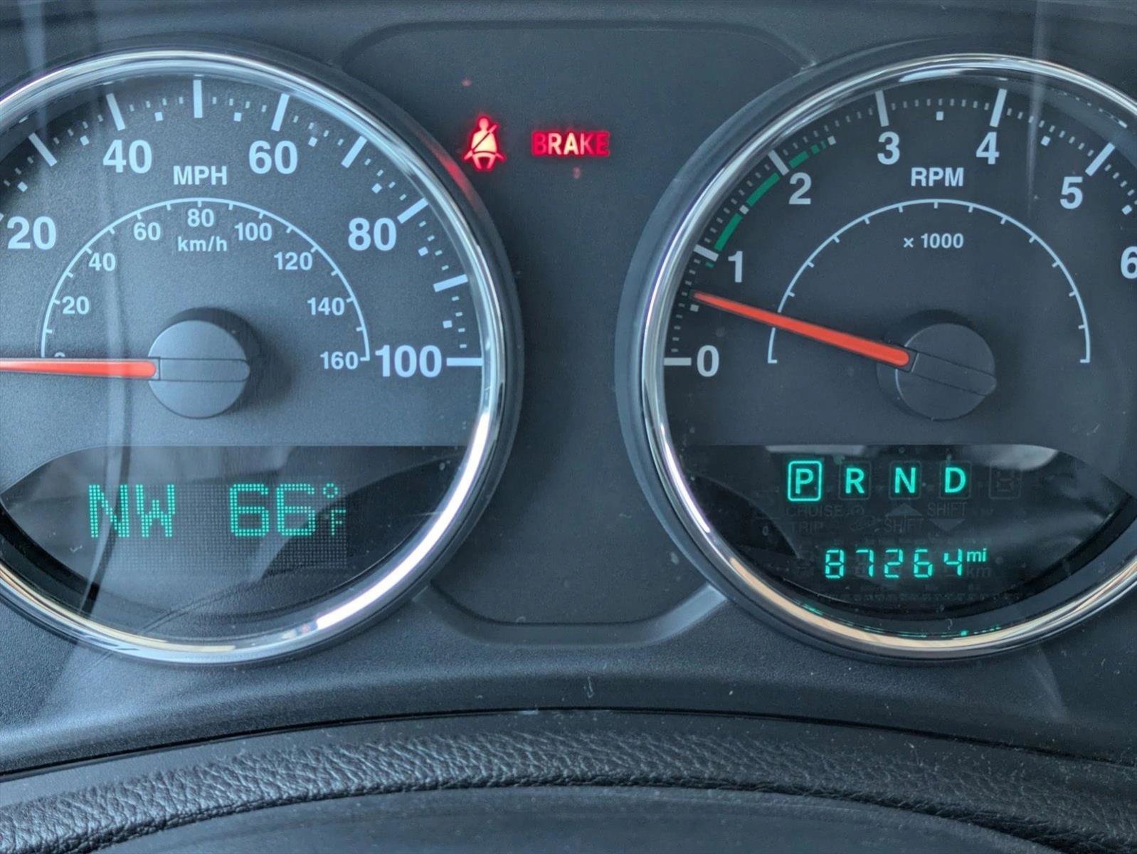 Used 2015 Jeep Wrangler Unlimited Rubicon w/ Connectivity Group AWD/4WD image 11