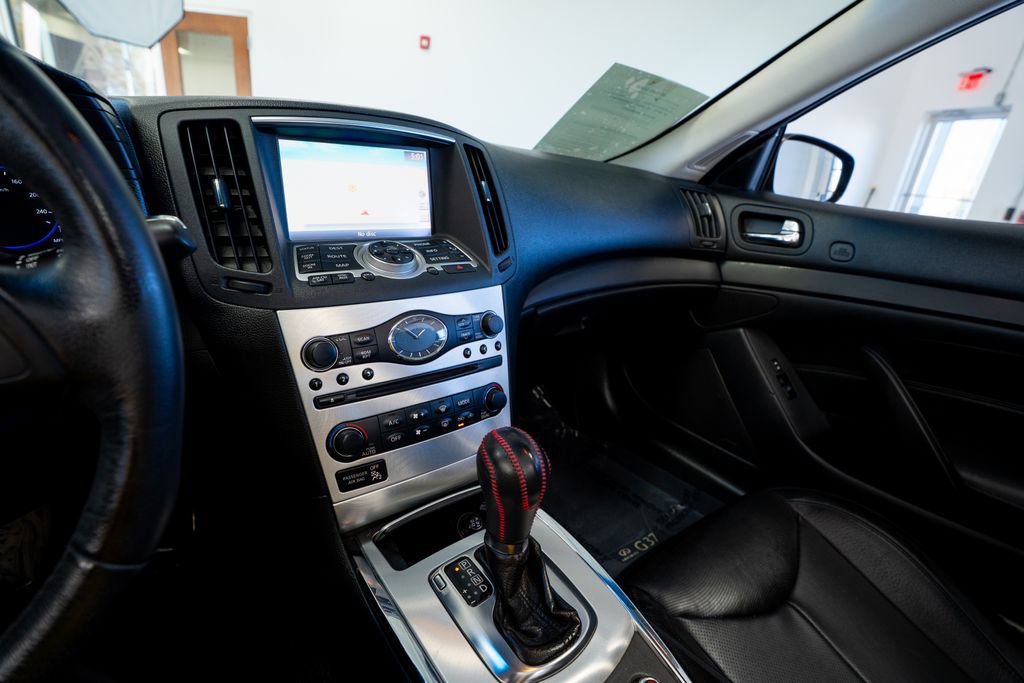 Used 2013 INFINITI G37 Sport w/ Premium Pkg image 26