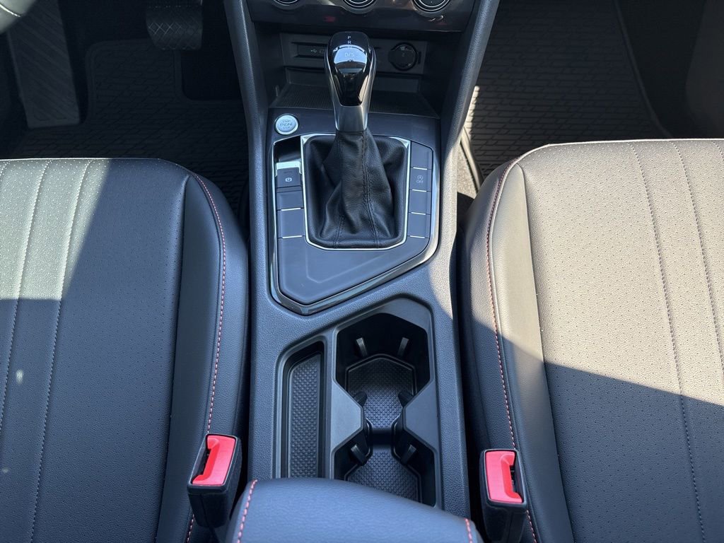 Used 2024 Volkswagen Tiguan Wolfsburg Edition image 28