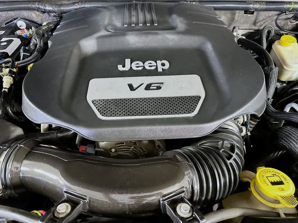 Used 2014 Jeep Wrangler Unlimited Sport w/ Quick Order Package 24S AWD/4WD image 8