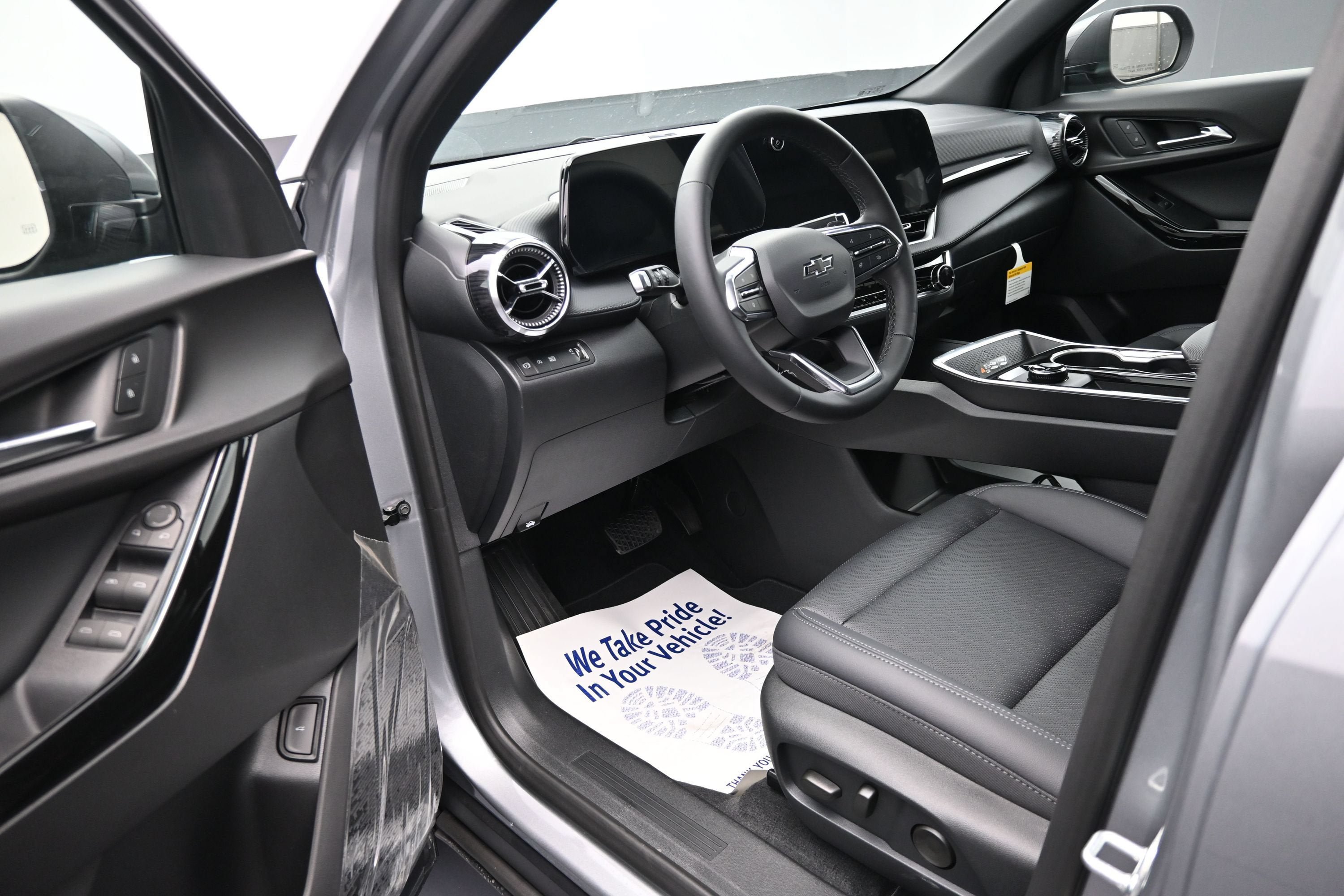 New 2027 Chevrolet Equinox LT w/ Convenience Package II FWD image 10