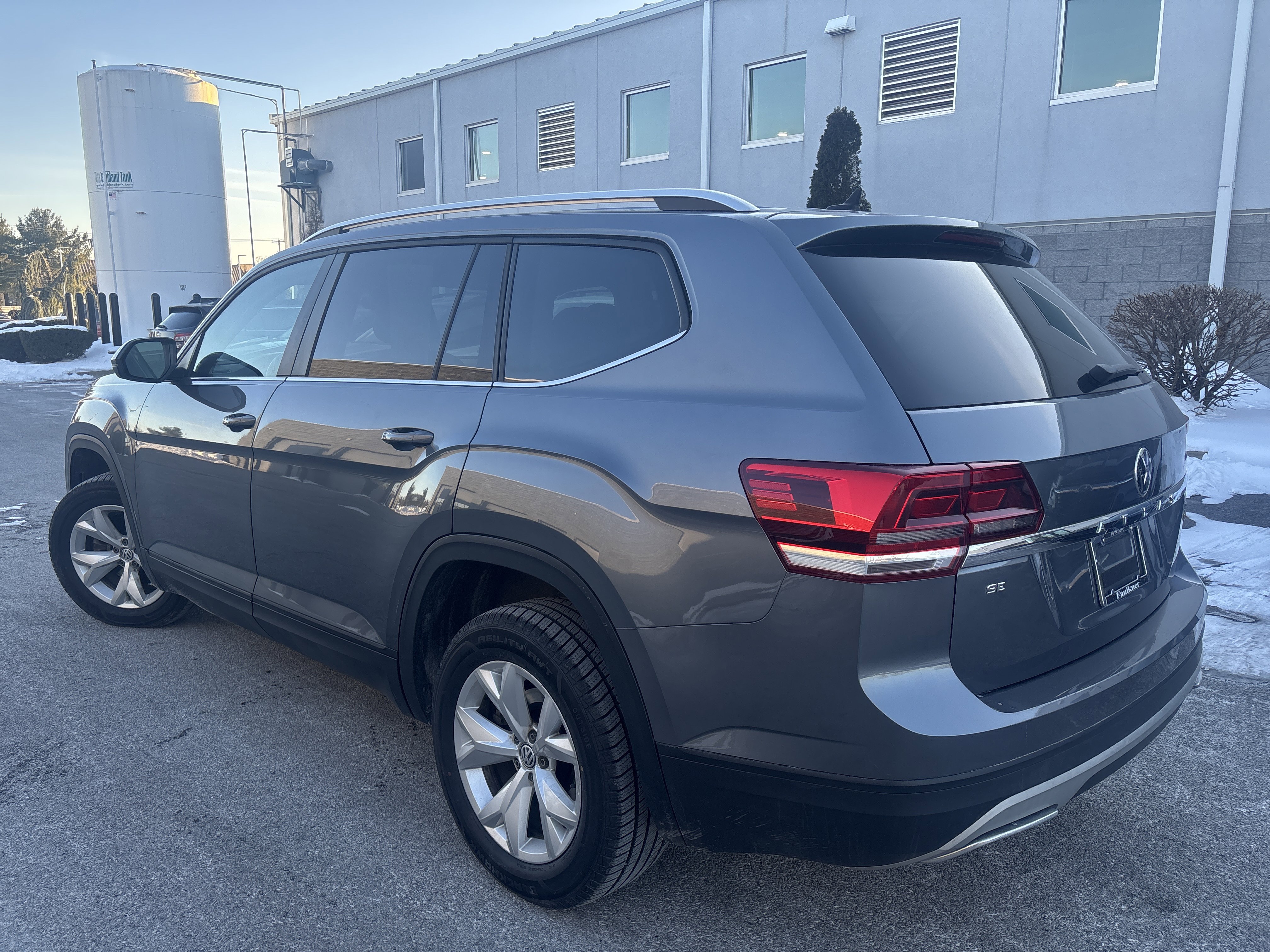 Used 2018 Volkswagen Atlas SE image 3