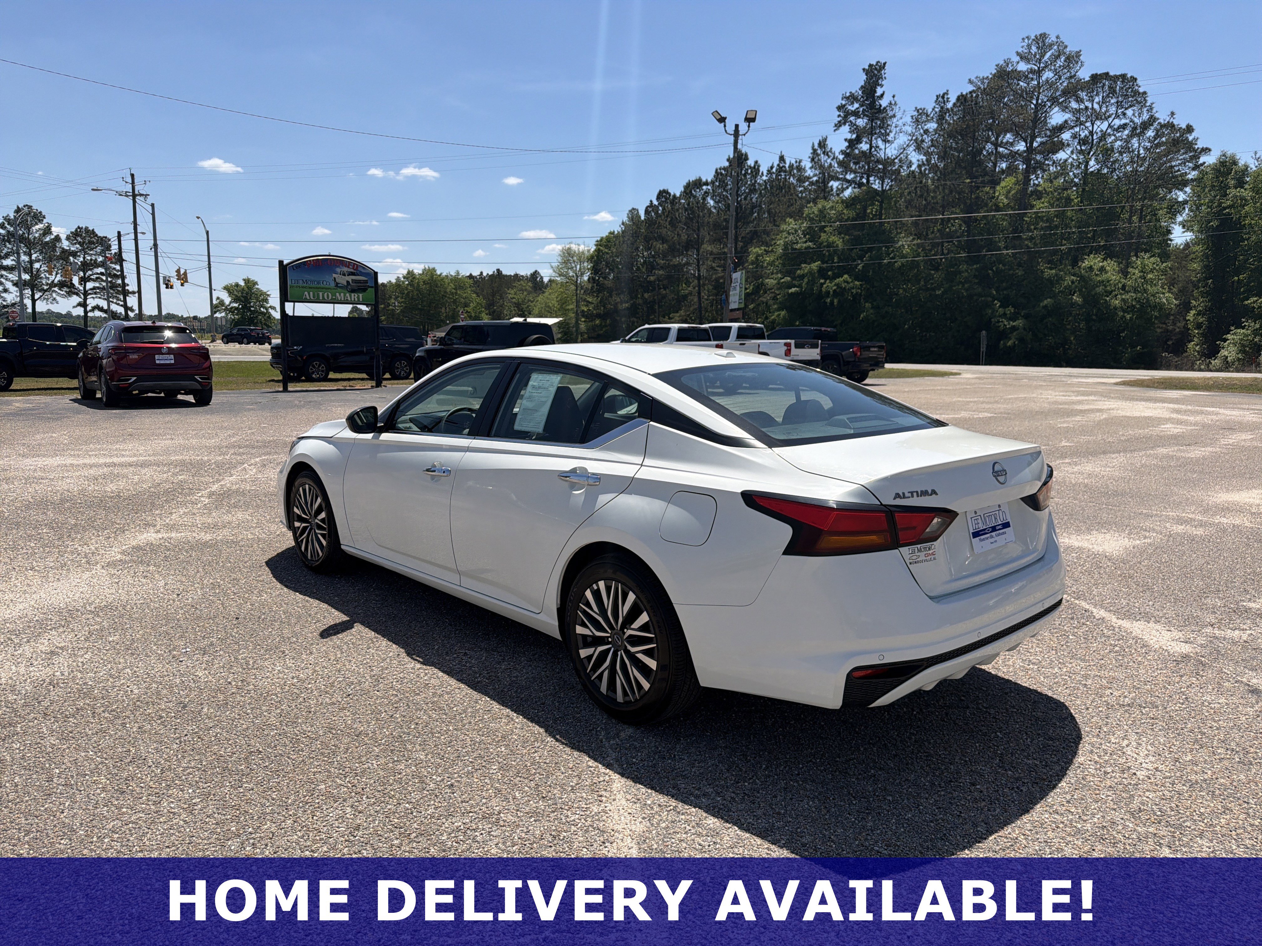 Used 2025 Nissan Altima 2.5 SV FWD image 9
