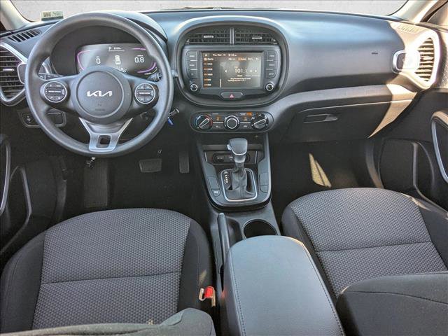 Used 2025 Kia Soul LX w/ LX Technology Package image 16