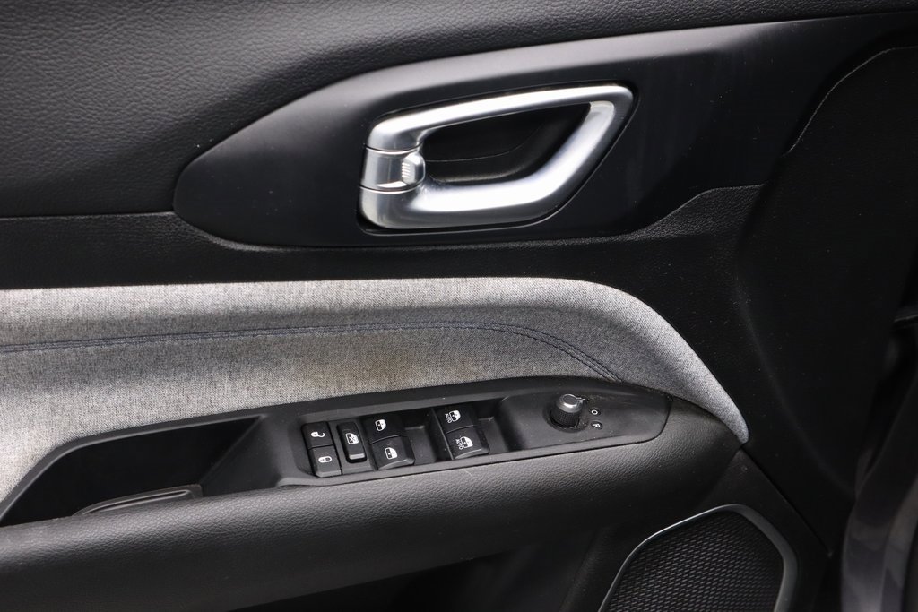 Used 2024 Jeep Compass Latitude image 22