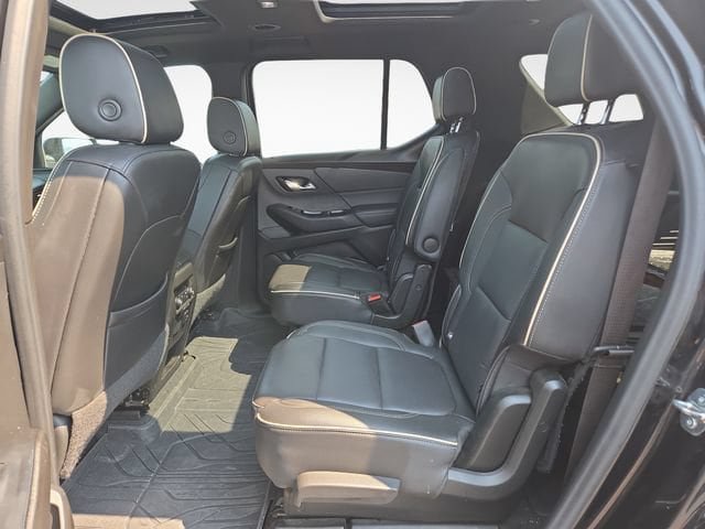 Used 2023 Chevrolet Traverse Premier w/ Redline Edition AWD/4WD image 21