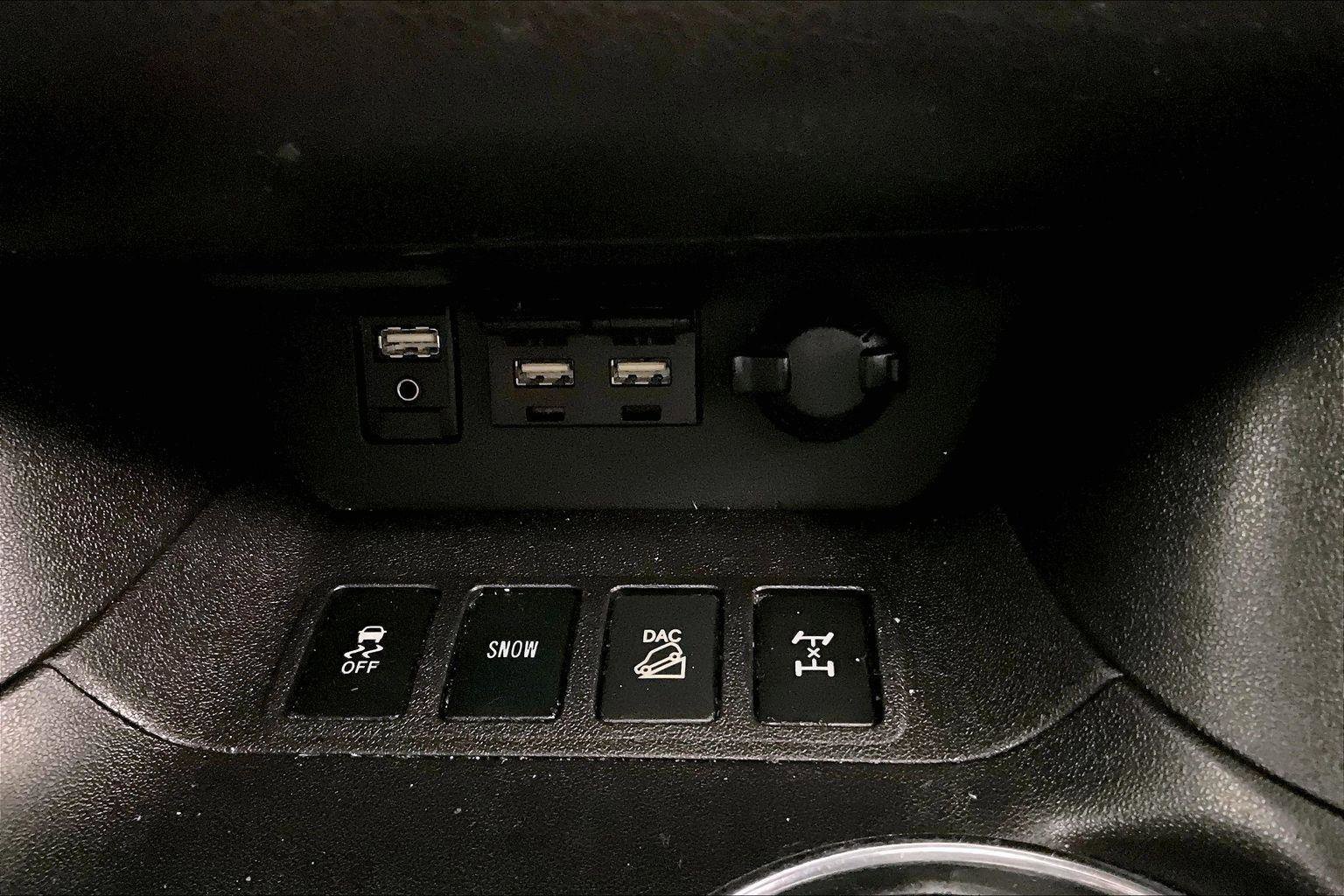 Used 2019 Toyota Highlander XLE image 31