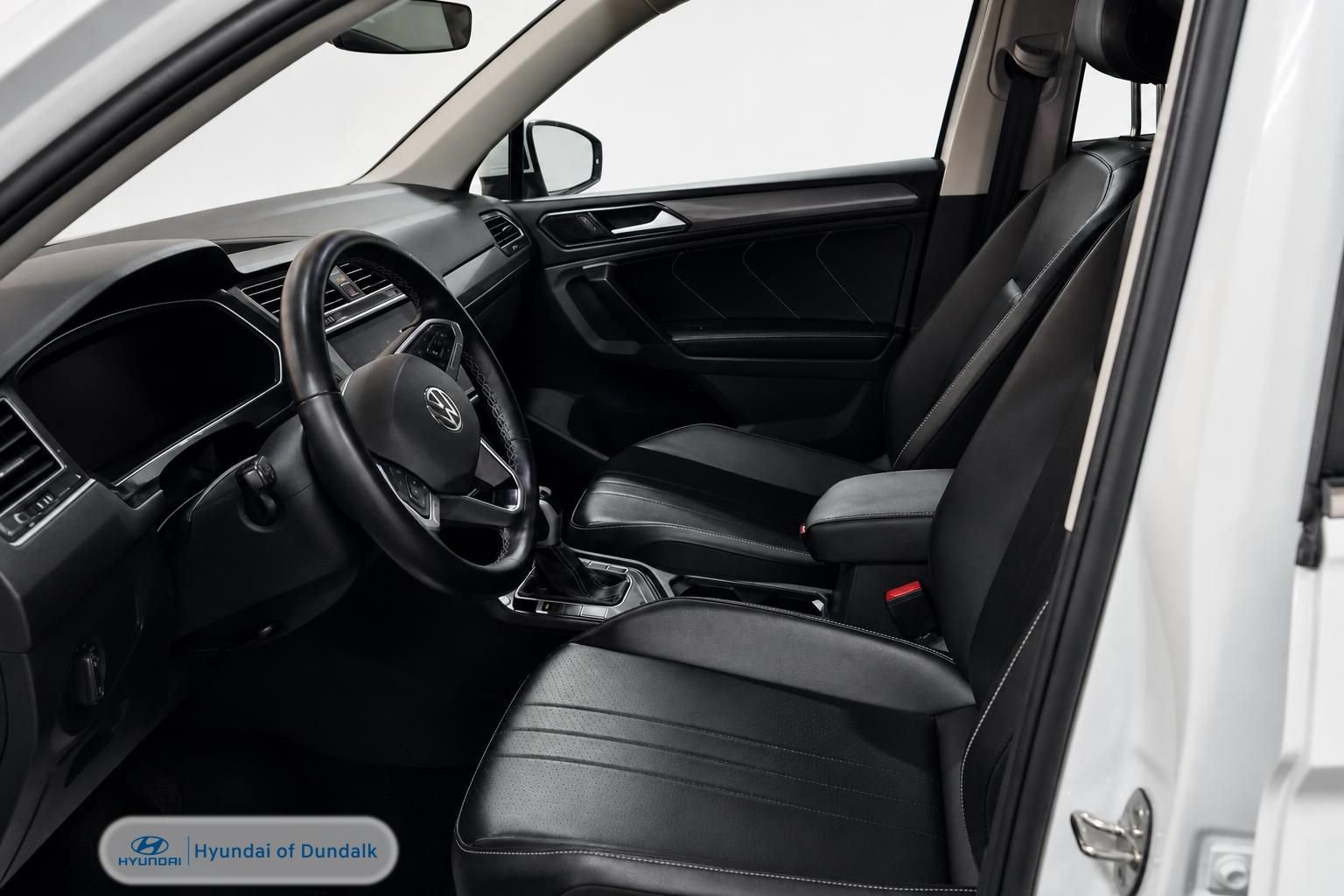 Used 2024 Volkswagen Tiguan SE FWD image 7