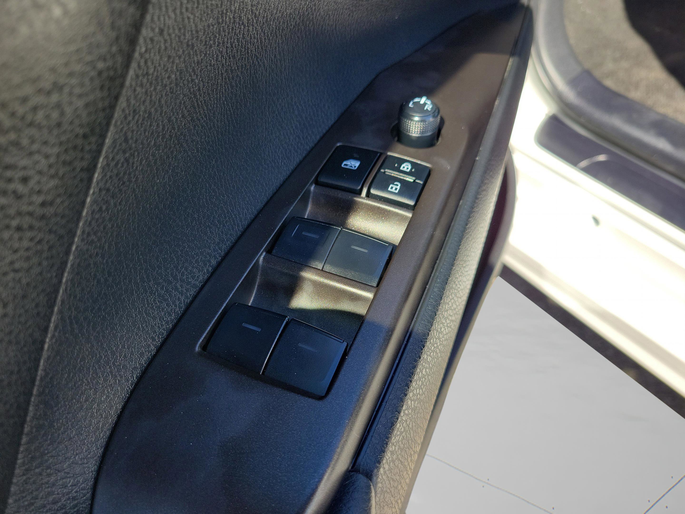 Used 2024 Toyota Camry SE image 17