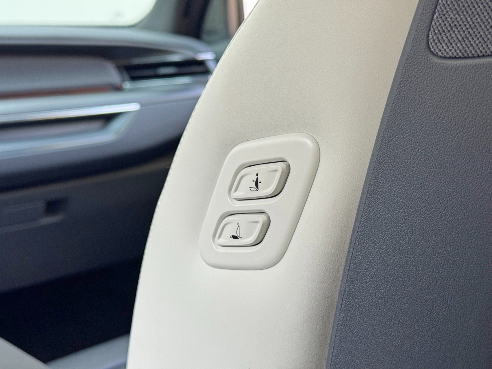 Used 2025 Kia EV9 GT-Line AWD/4WD image 39