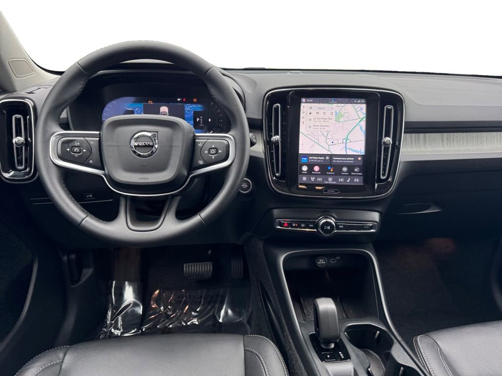 Used 2025 Volvo XC40 B5 Core AWD/4WD image 26