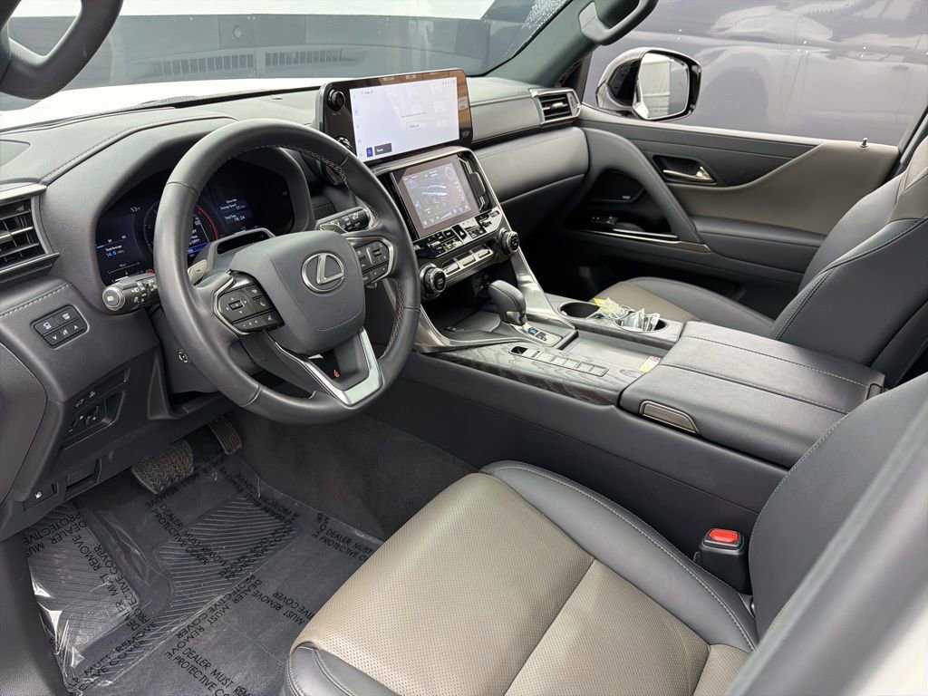 Used 2025 Lexus LX 700h Overtrail AWD/4WD image 12
