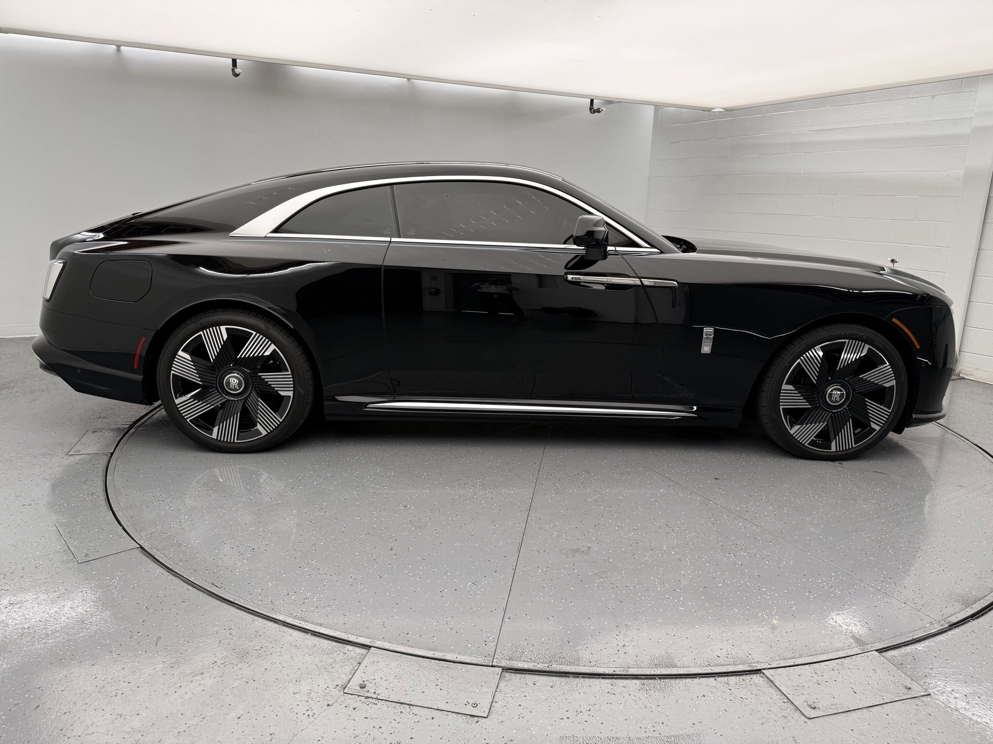 Used 2024 Rolls-Royce Spectre w/ Spectre Launch Package image 5
