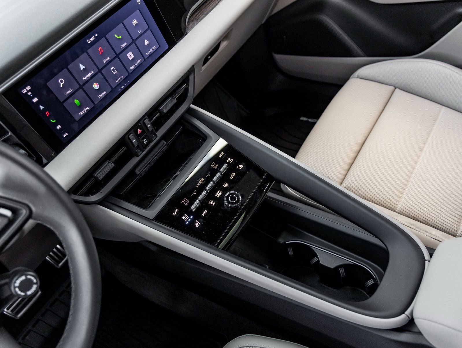 Certified 2025 Porsche Macan 4S Electric image 30