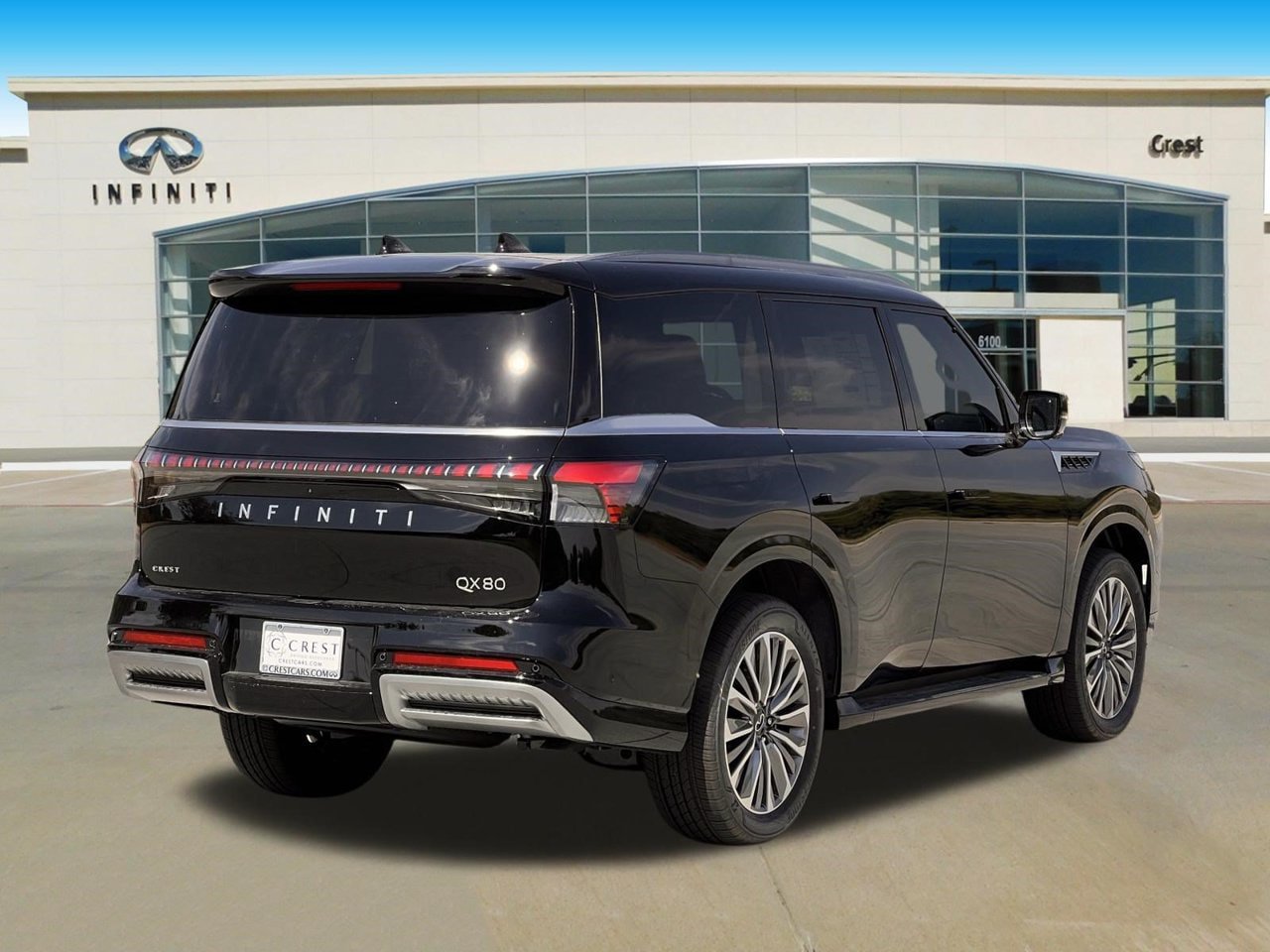 New 2027 INFINITI QX80 Luxe RWD image 3