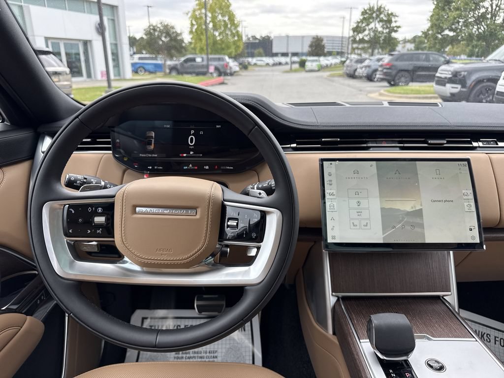 New 2025 Land Rover Range Rover Long Wheelbase SE AWD/4WD image 4