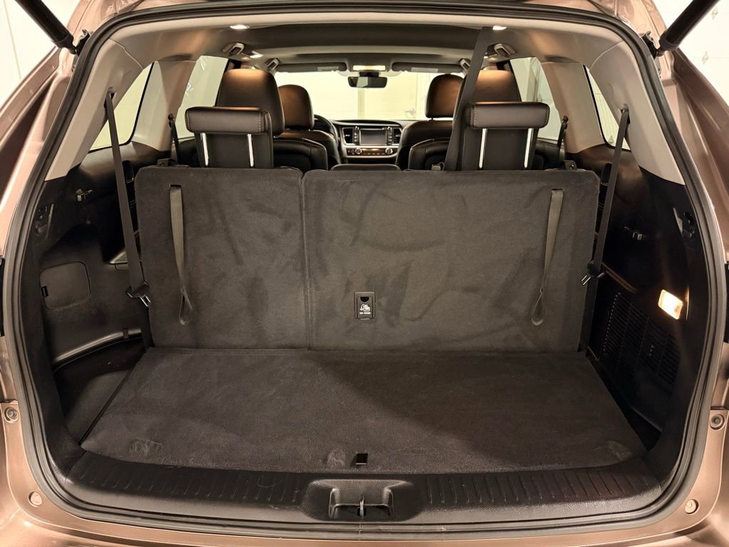 Used 2018 Toyota Highlander XLE image 10