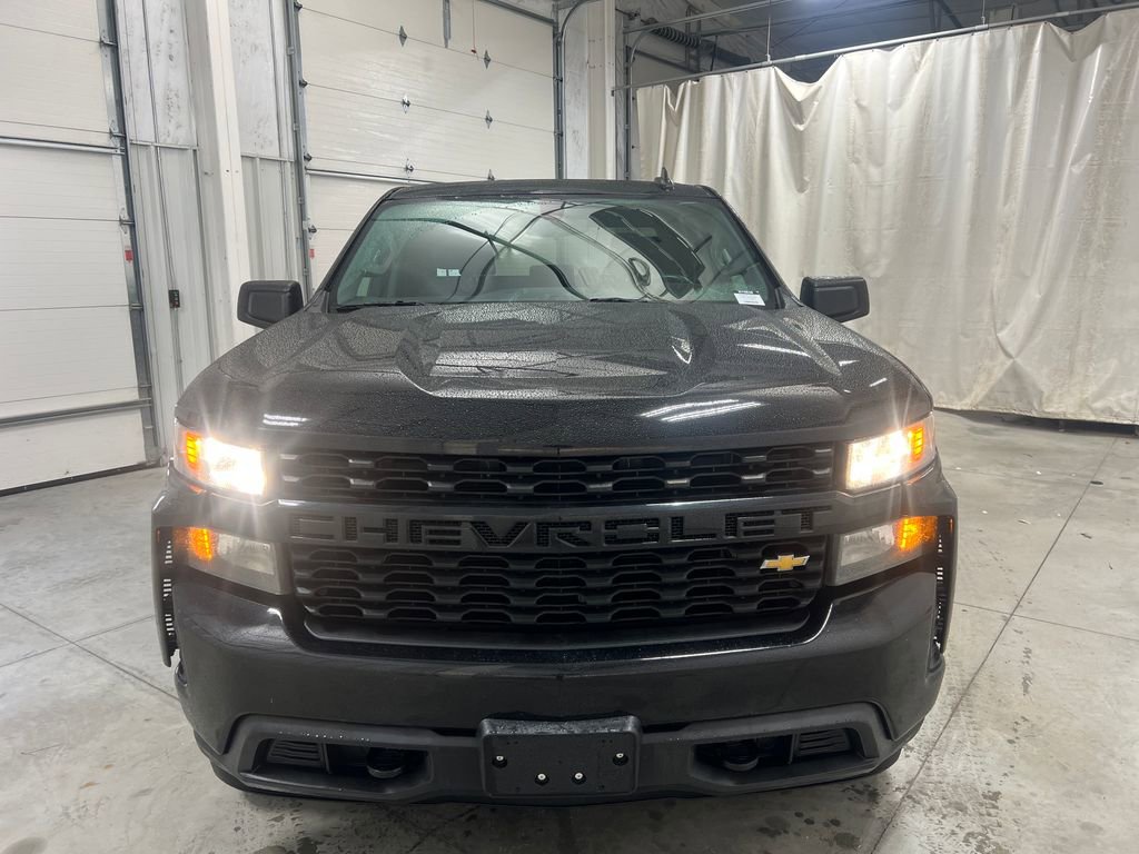 Used 2020 Chevrolet Silverado 1500 Custom w/ Custom Value Package image 15