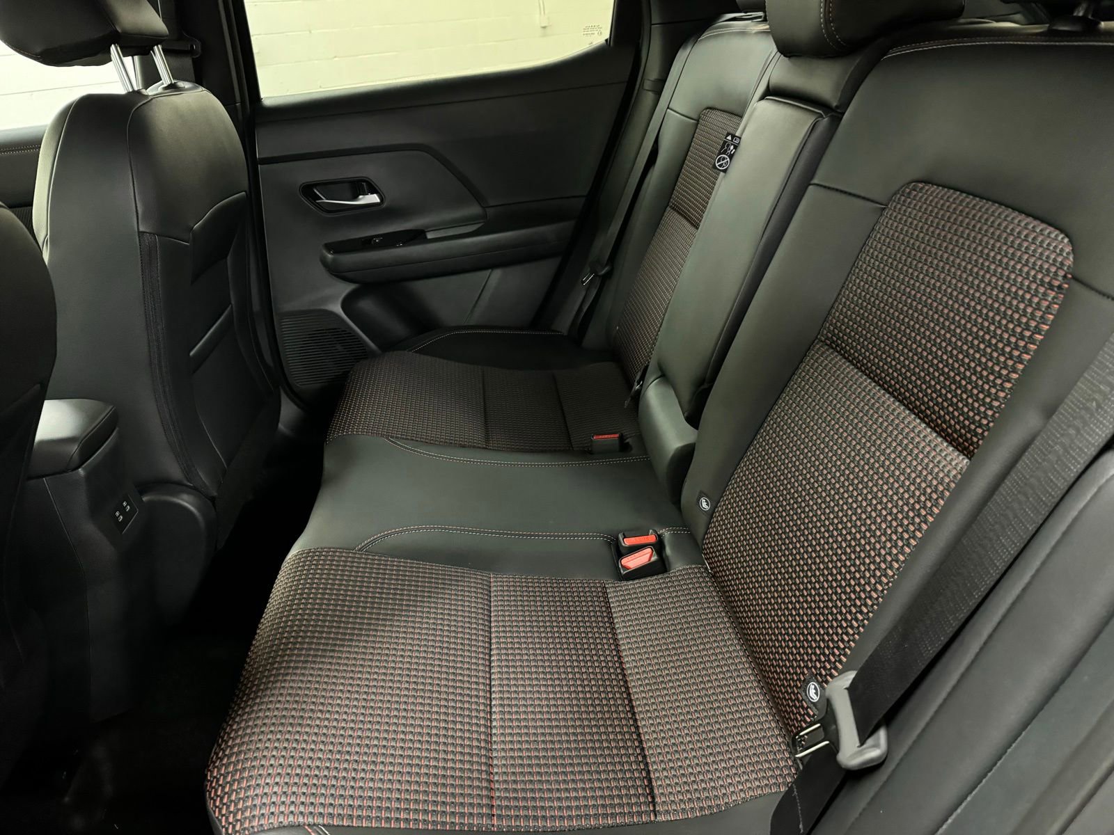 New 2026 Nissan Kicks SR w/ Cold Weather Package image 8