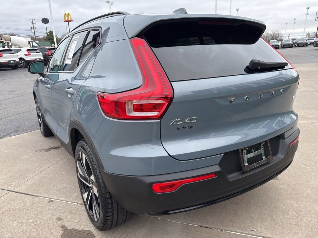 Certified 2023 Volvo XC40 B5 Plus w/ Driver Assist Package AWD/4WD image 8