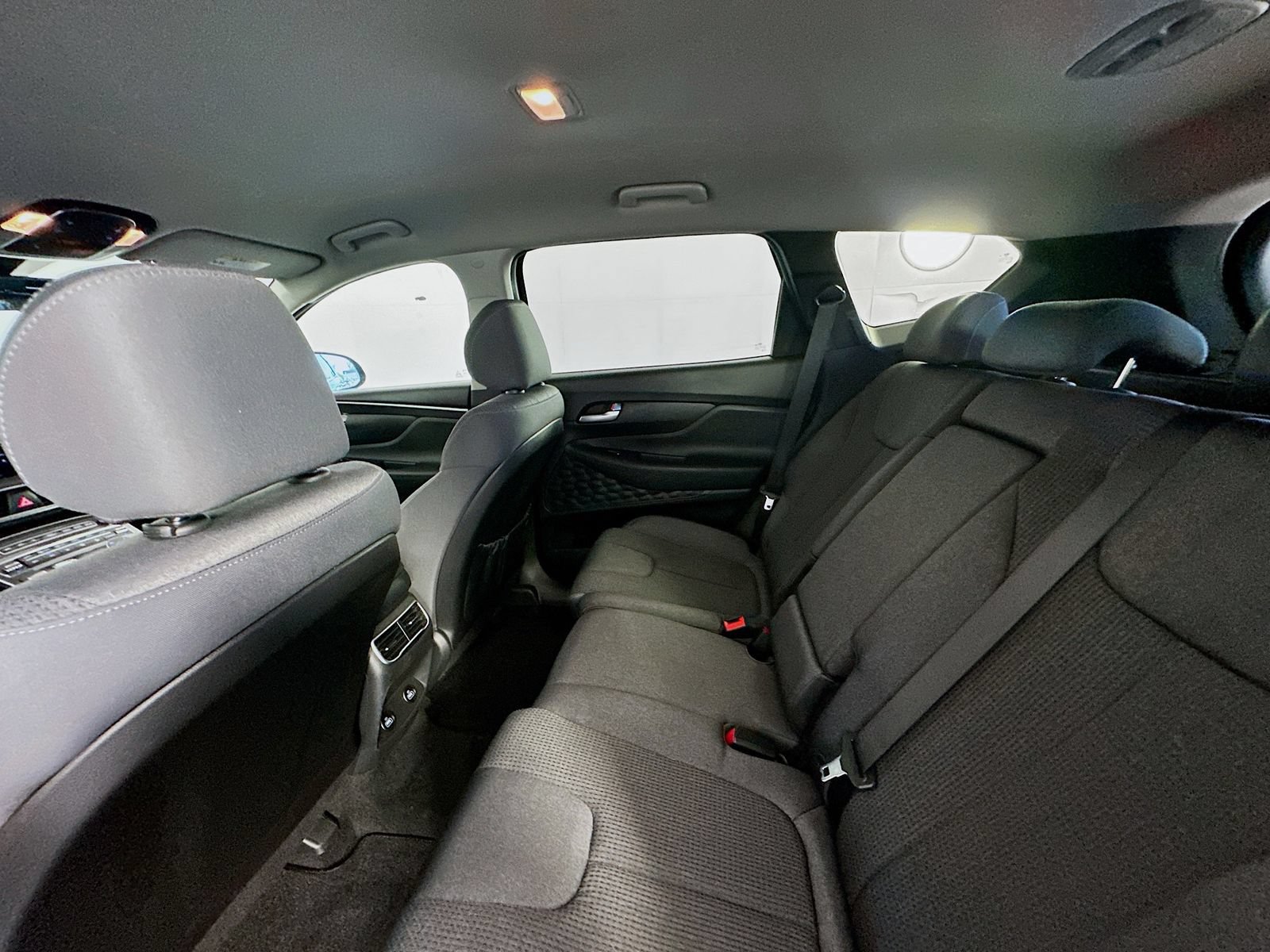Used 2023 Hyundai Santa Fe SEL AWD/4WD image 25