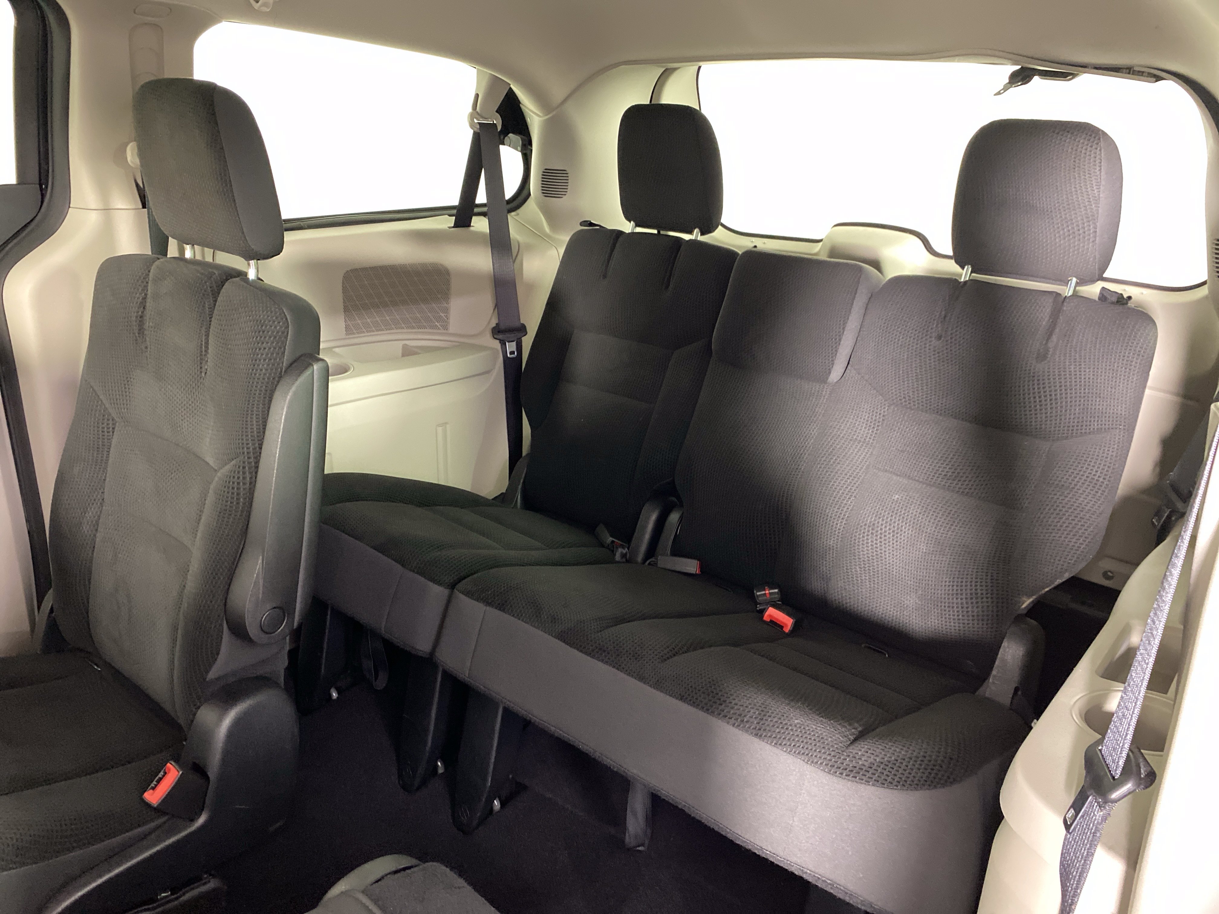 Used 2019 Dodge Grand Caravan SE w/ UConnect Hands-Free Group FWD image 31