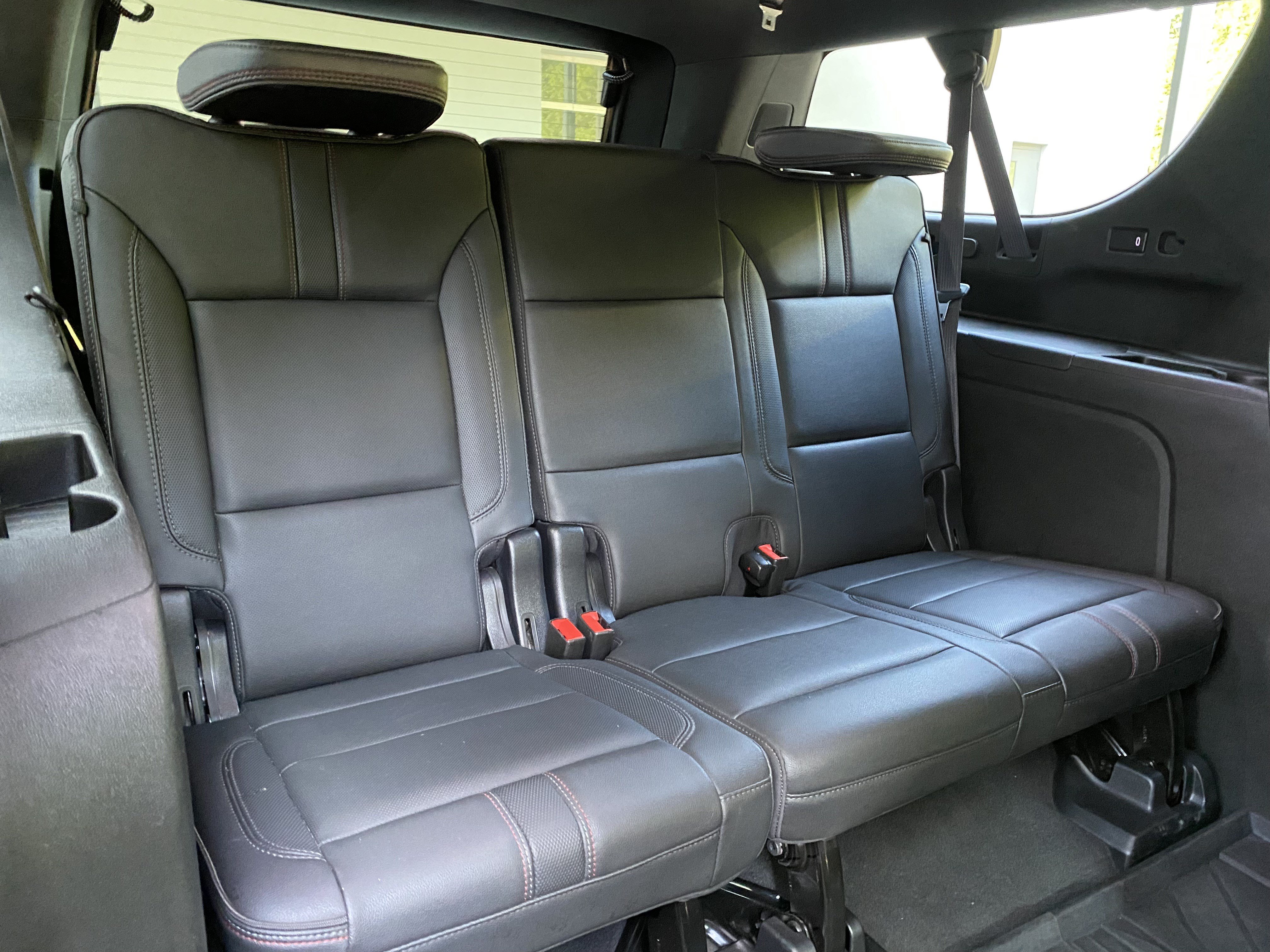 Used 2022 Chevrolet Suburban RST w/ Luxury Package AWD/4WD image 37