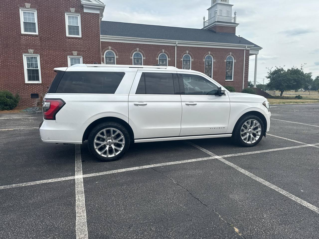 Used 2019 Ford Expedition Max Platinum RWD image 4