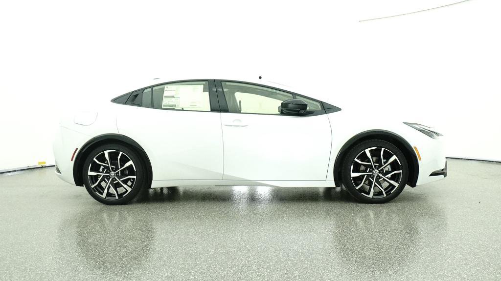 New 2026 Toyota Prius Plug-In Hybrid FWD image 30