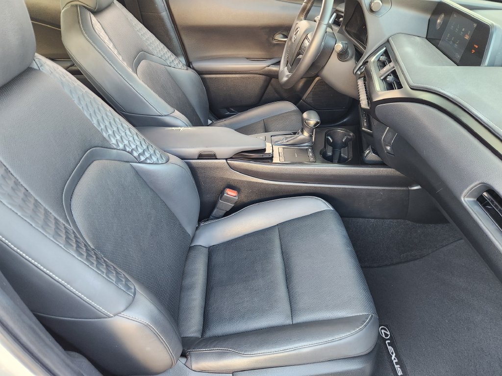 Used 2021 Lexus UX 200 w/ Premium Package FWD image 14