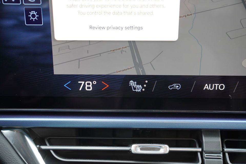 New 2026 Chevrolet Equinox EV LT AWD/4WD image 14