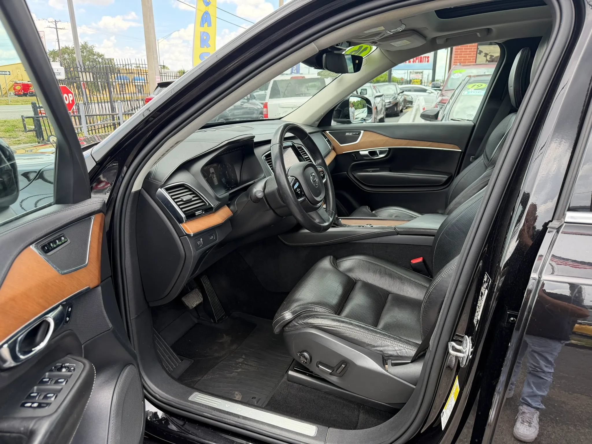 Used 2016 Volvo XC90 T6 Inscription AWD/4WD image 8