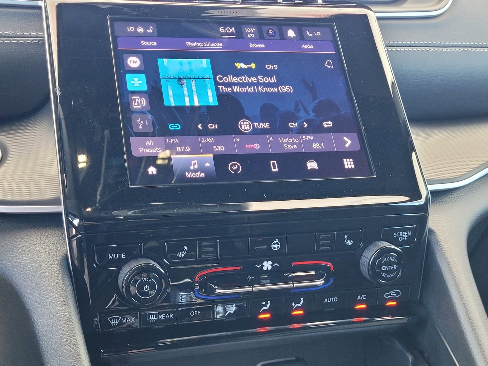 New 2025 Jeep Grand Cherokee L Laredo image 13