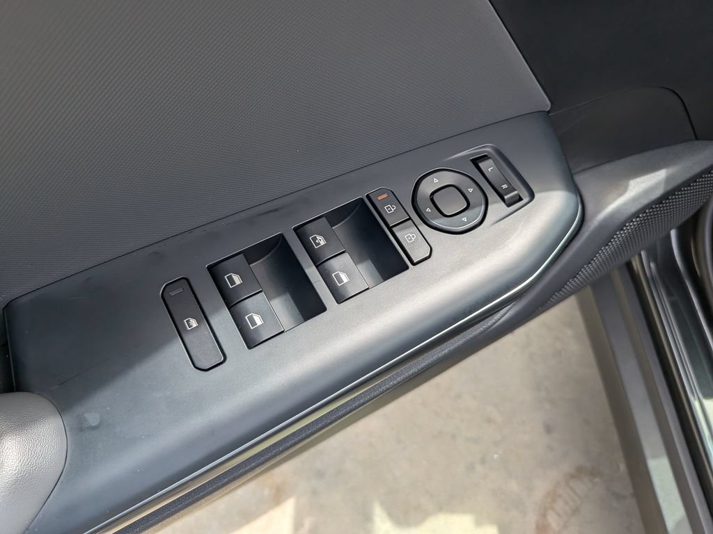 Certified 2025 Kia K4 FWD image 17