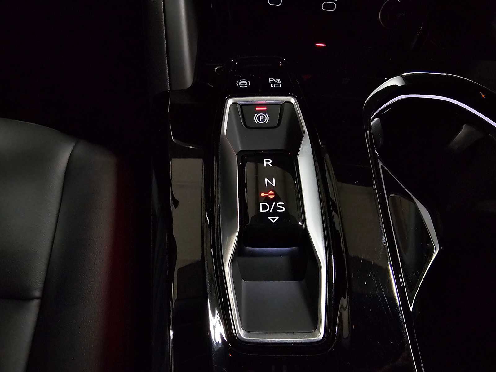 Certified 2025 Audi Q5 Premium image 30