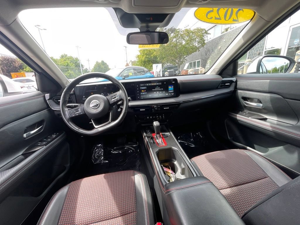 Used 2025 Nissan Kicks SR AWD/4WD image 12