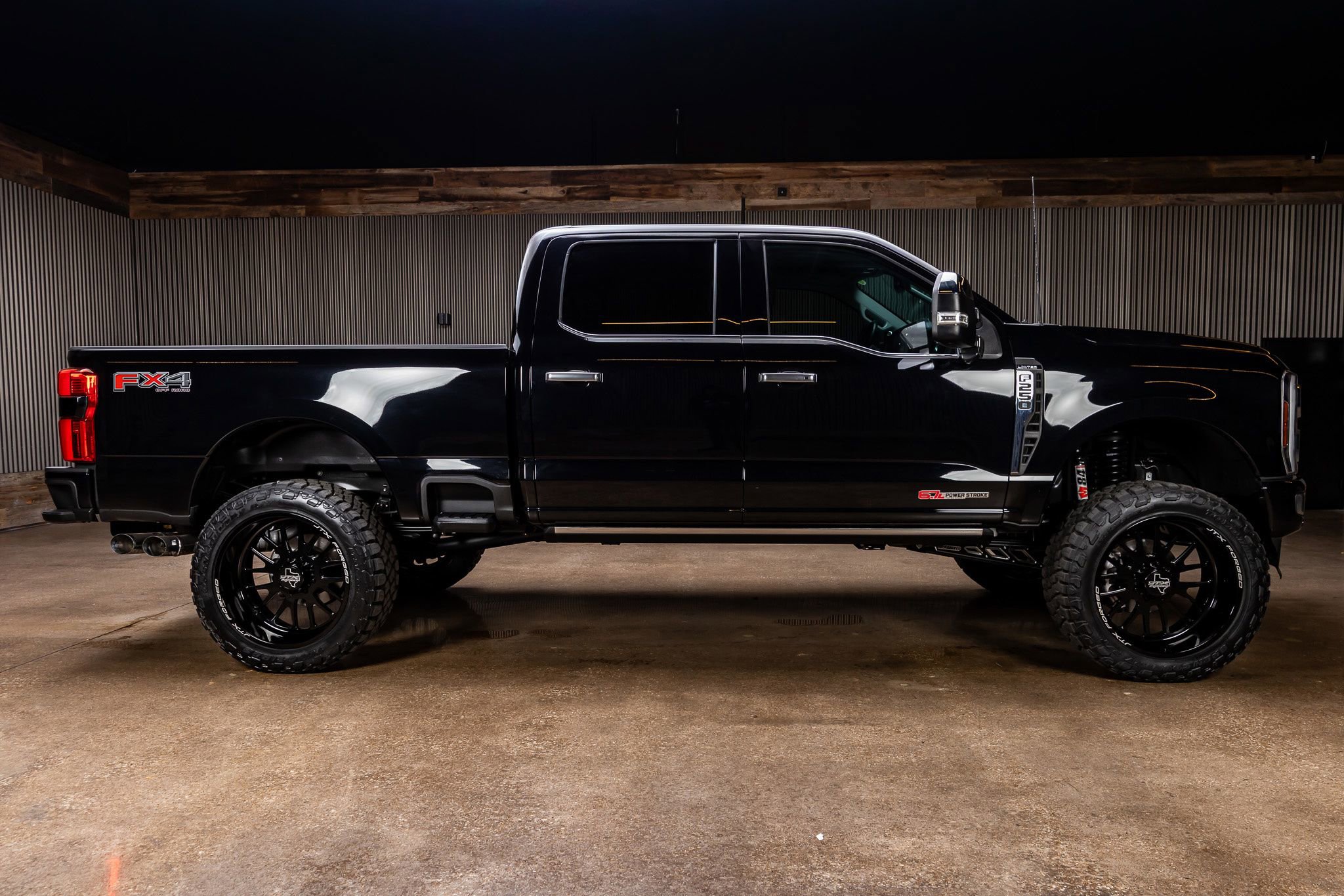 Used 2024 Ford F250 Limited w/ FX4 Off-Road Package image 11