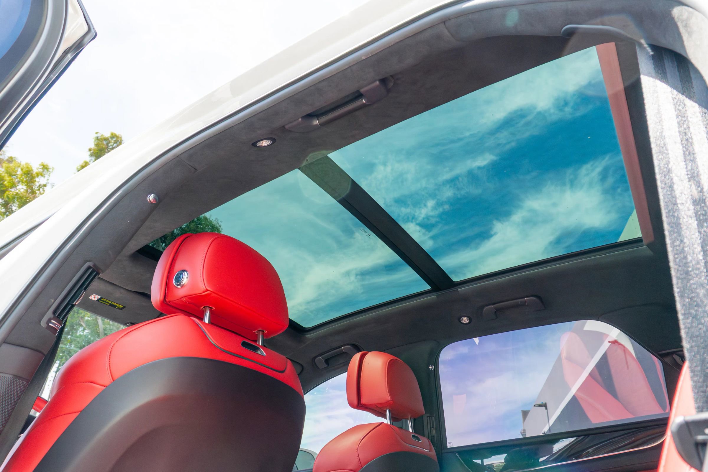 Used 2023 Bentley Bentayga image 11