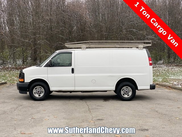 Used 2017 GMC Savana 3500 image 4