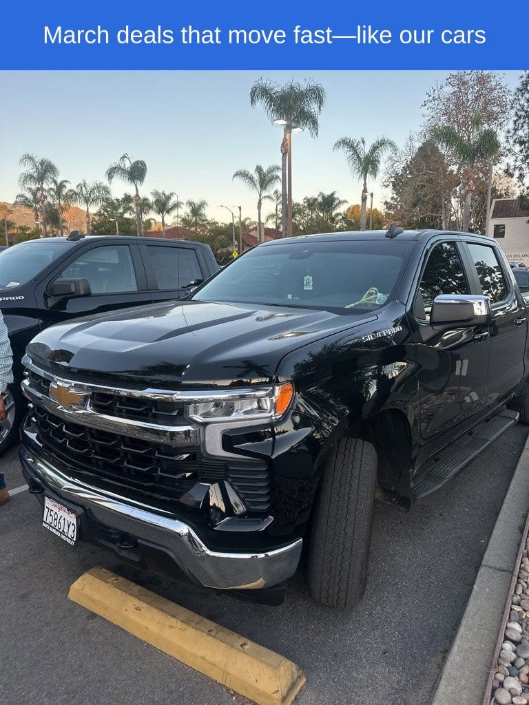 Used 2023 Chevrolet Silverado 1500 LT image 2