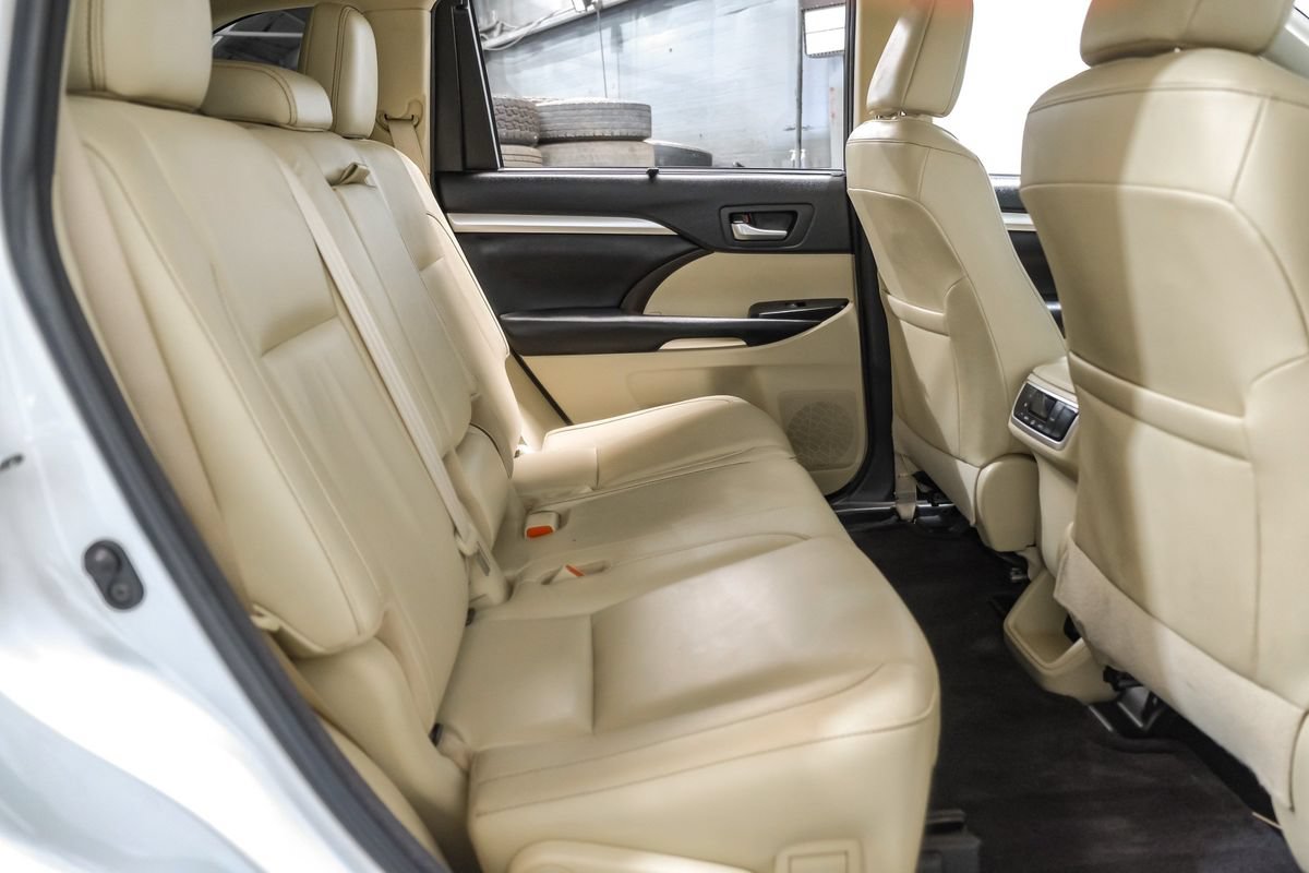 Used 2018 Toyota Highlander XLE FWD image 33