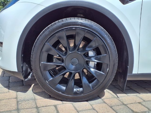 Used 2021 Tesla Model Y Long Range AWD/4WD image 28