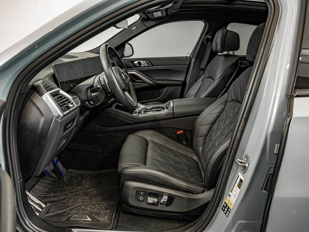 Used 2024 BMW X6 xDrive40i w/ Premium Package image 32