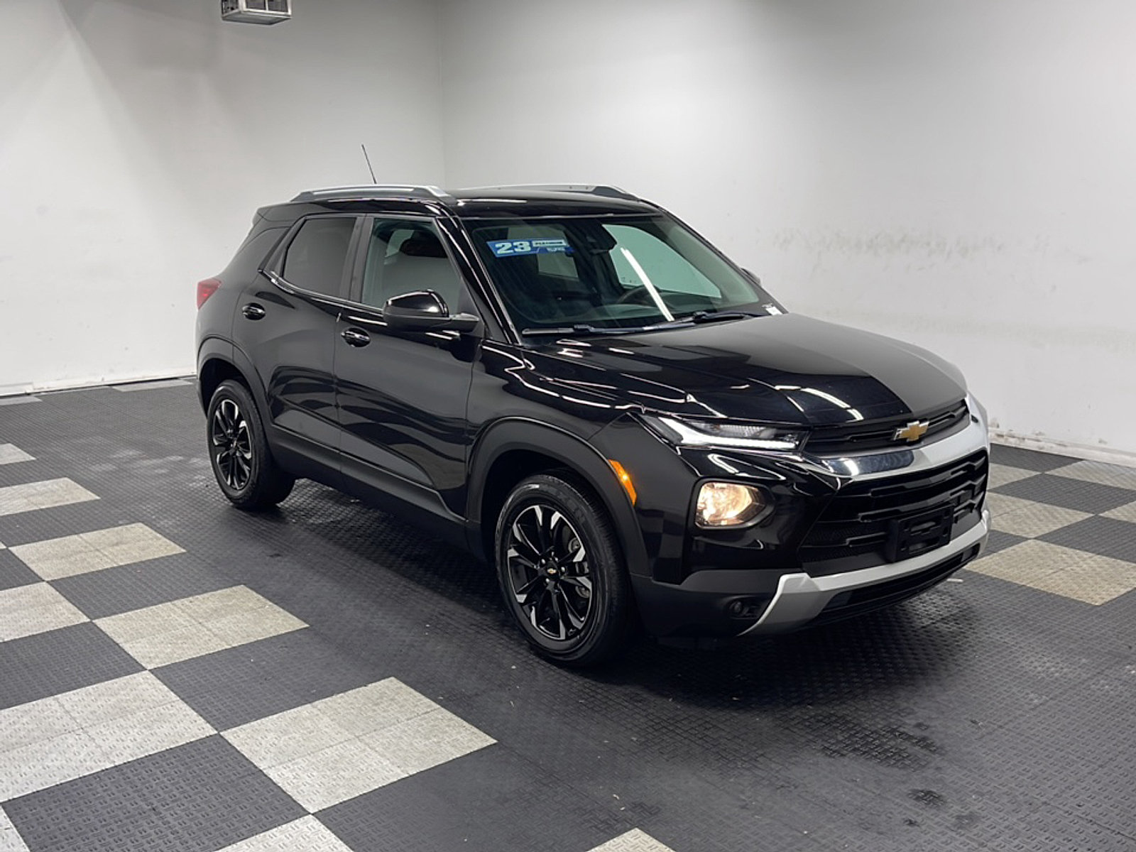 Used 2023 Chevrolet TrailBlazer LT FWD image 24