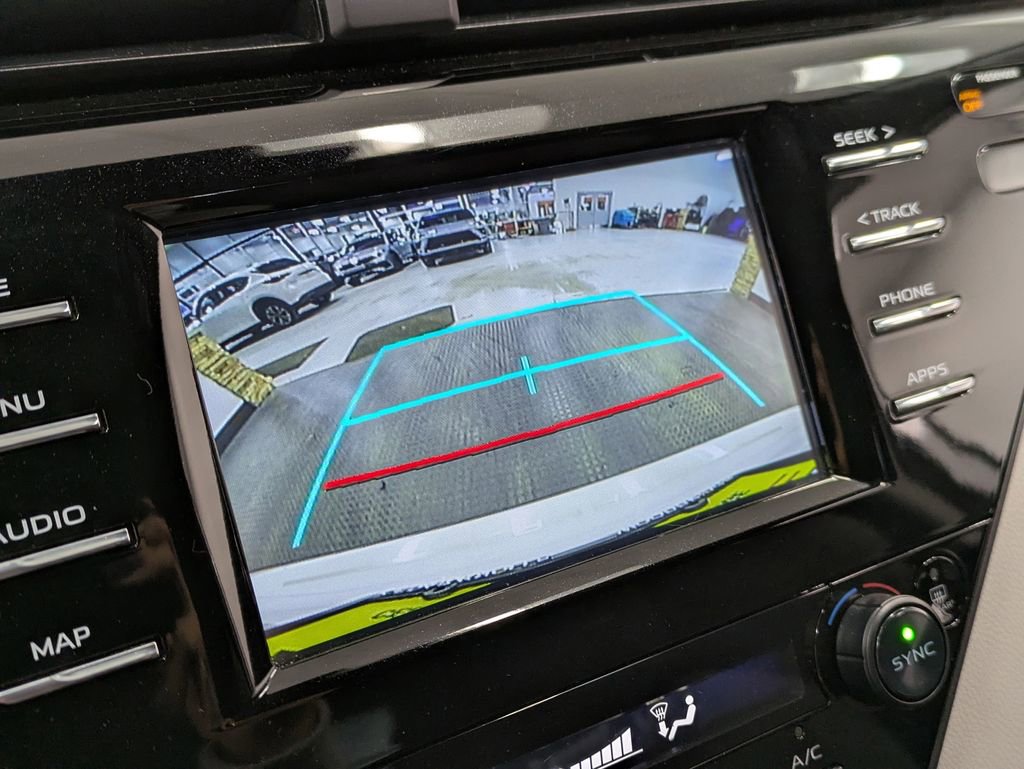 Used 2019 Toyota Camry LE FWD image 13