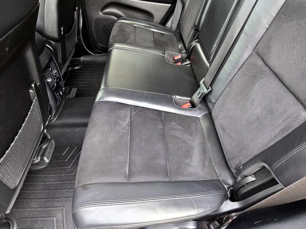 Used 2018 Jeep Grand Cherokee Altitude image 25