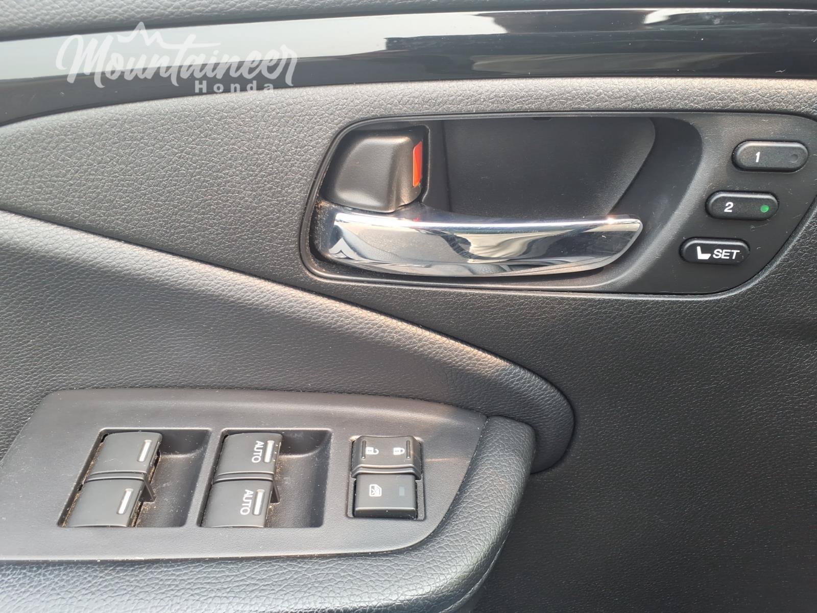 Used 2018 Honda Pilot Elite image 40