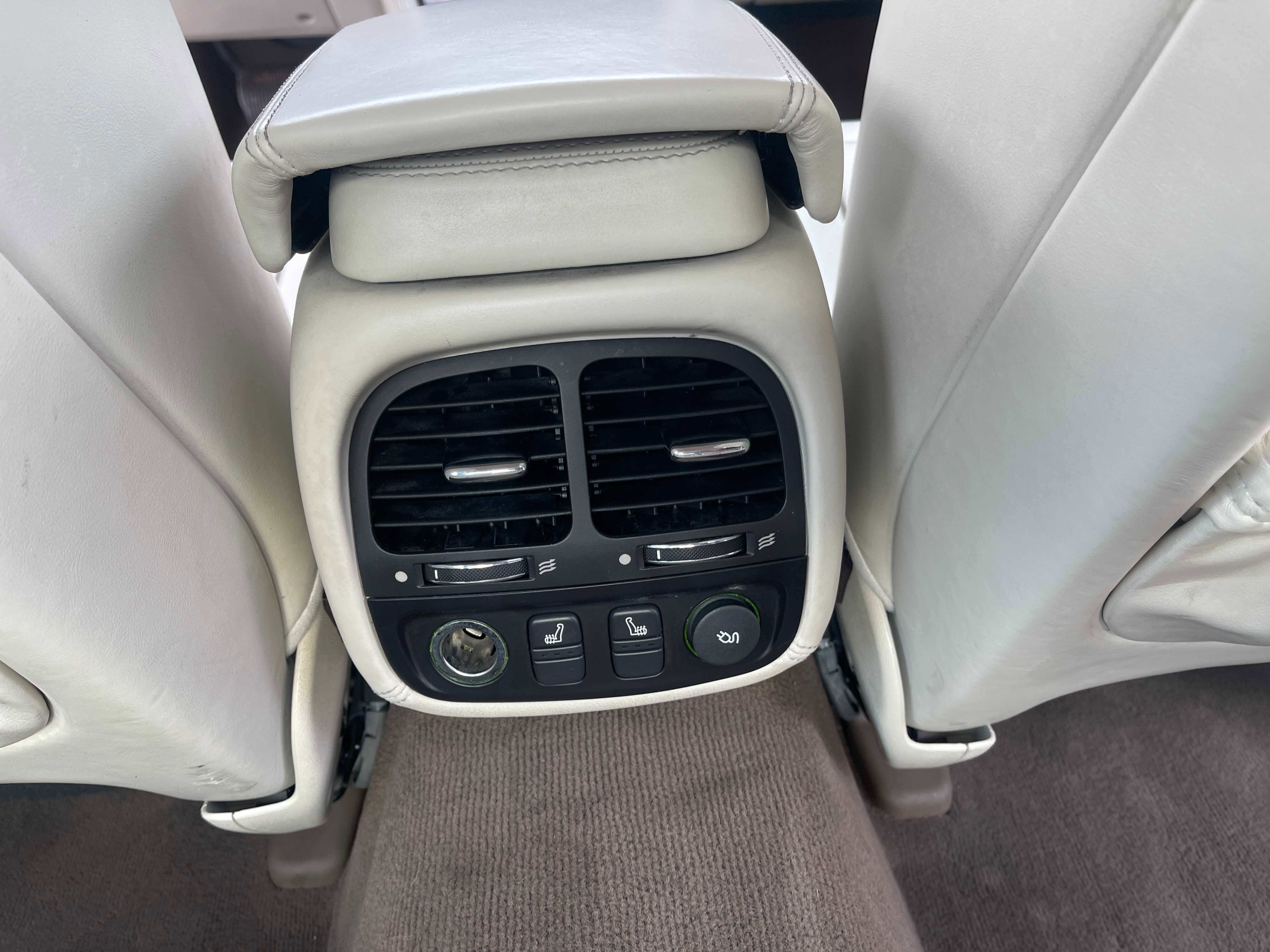 Used 2006 Jaguar XJ8 L XJ VANDEN PLAS SEDAN 4D image 13